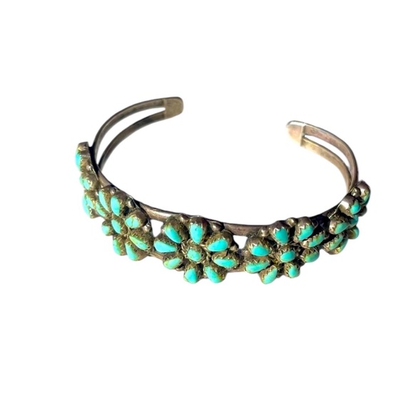 Vintage Native American Flower Cuff Bracelet of .925 and Genuine Turquoise - Picture 9 of 16